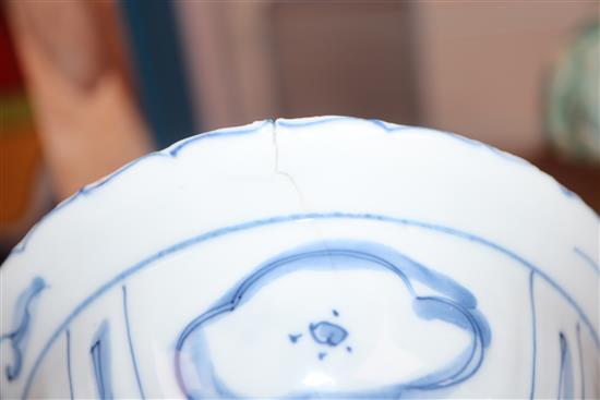 A Chinese blue and white kraak bowl, c.1640 and a 19th century Chinese blue and white bowl largest diameter 15.5cm